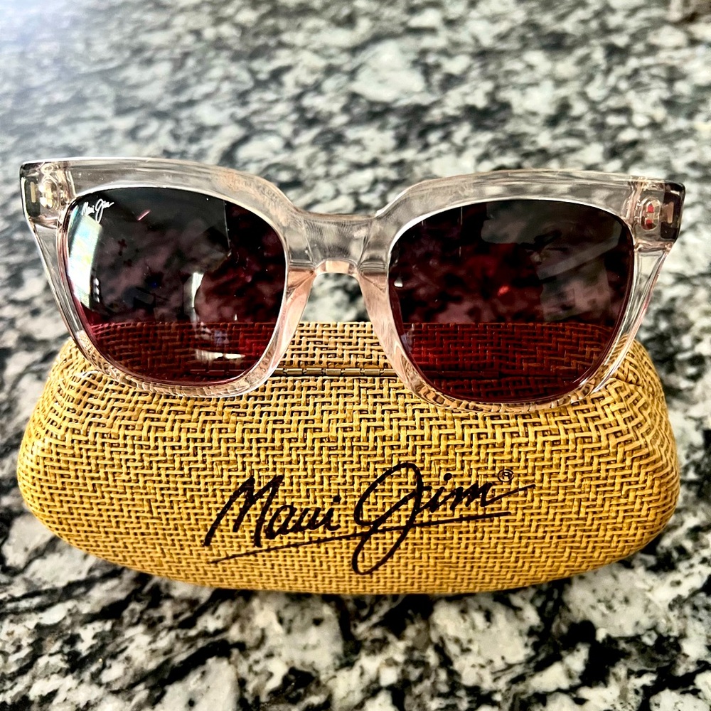 Maui Jim stylish/retro polarized sun glasses.